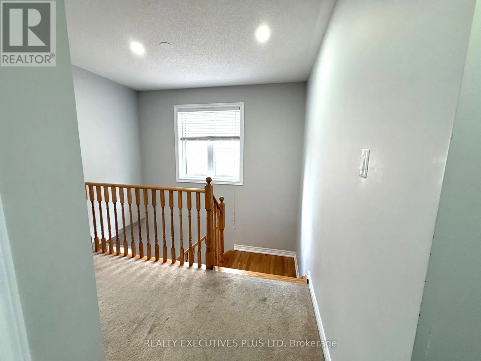 UPPER - 88 BANBRIDGE CRESCENT