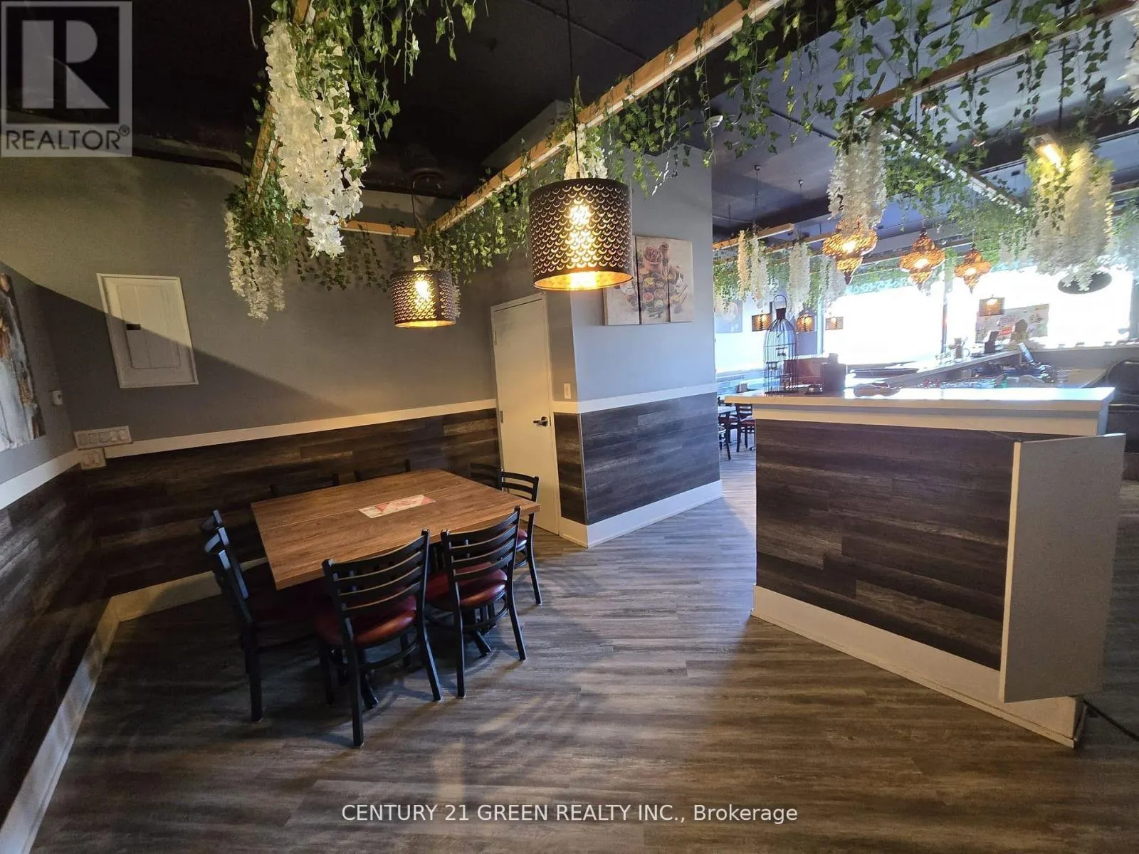 2307 LAKESHORE ROAD W