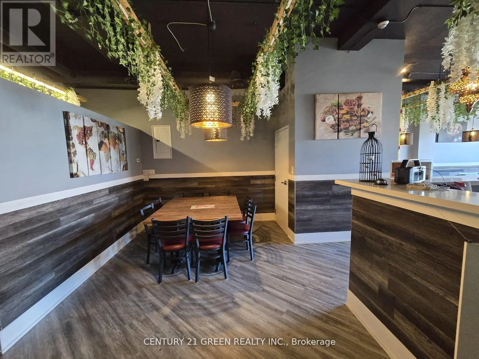 2307 LAKESHORE ROAD W