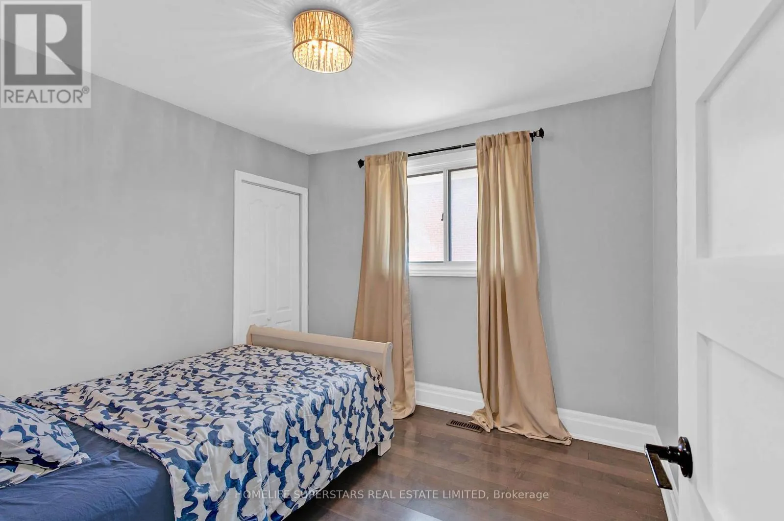24 ARCHWAY CRESCENT