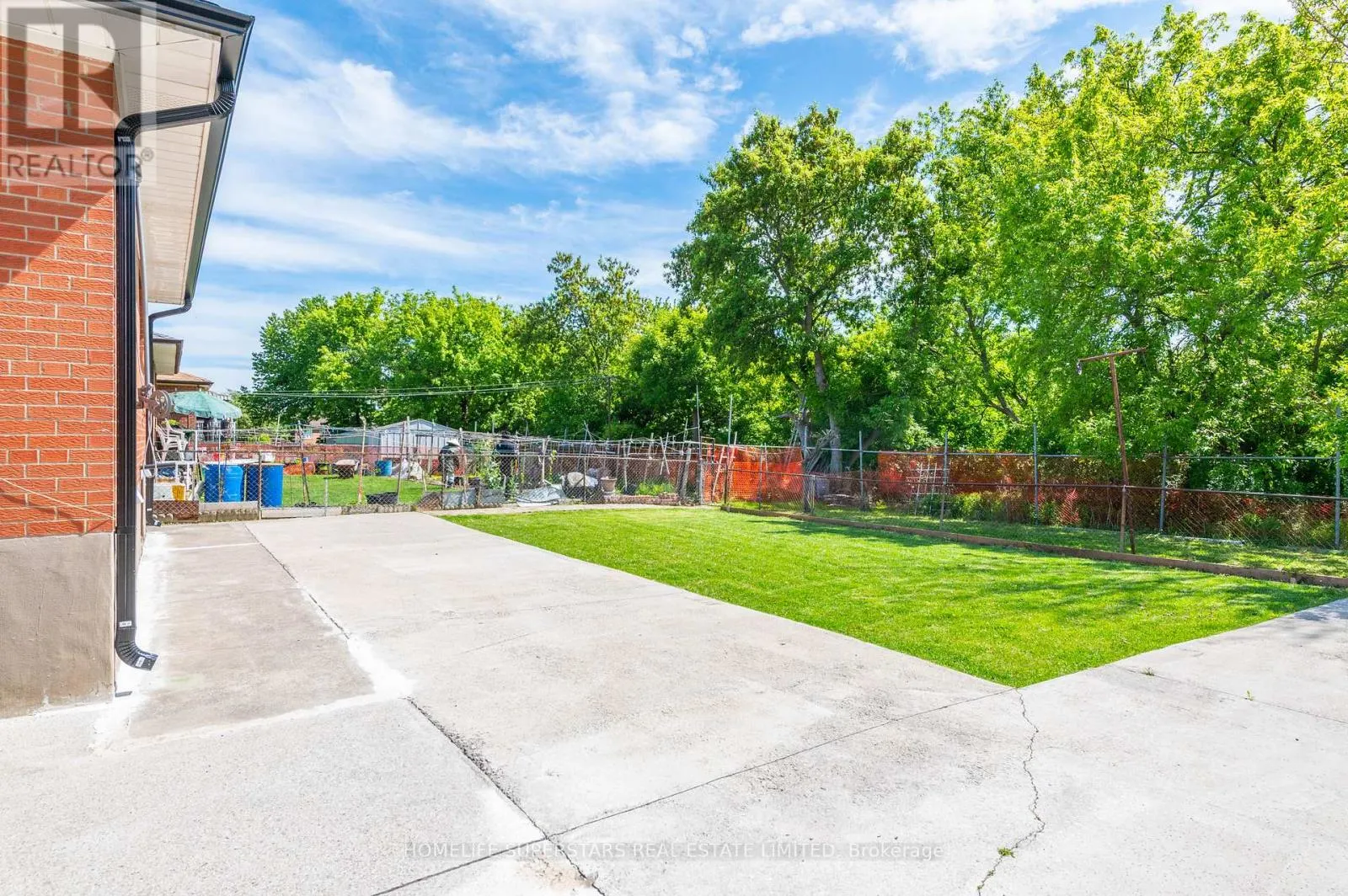 24 ARCHWAY CRESCENT