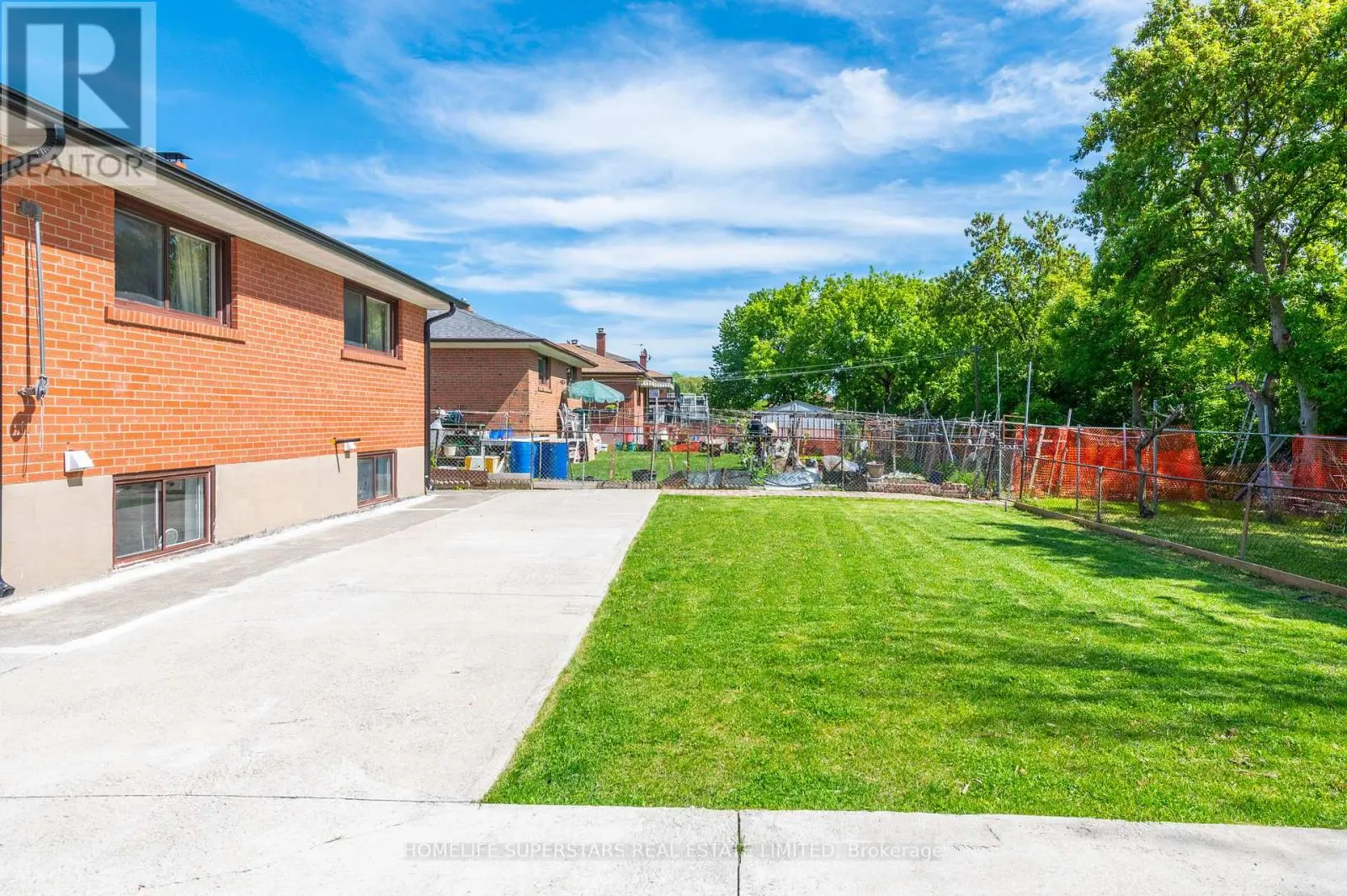 24 ARCHWAY CRESCENT