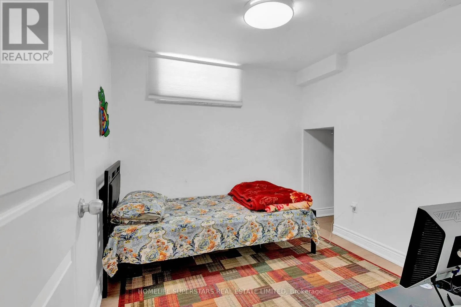 24 ARCHWAY CRESCENT
