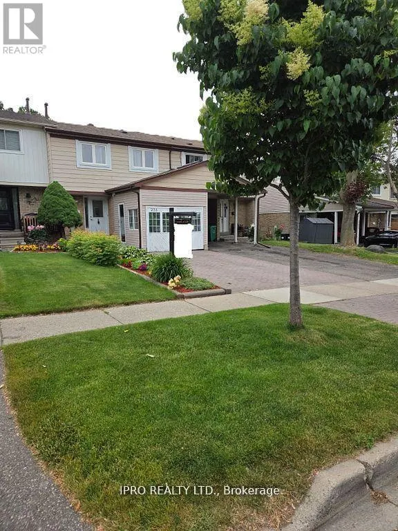 238 ROYAL SALISBURY WAY