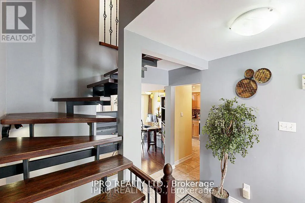 238 ROYAL SALISBURY WAY