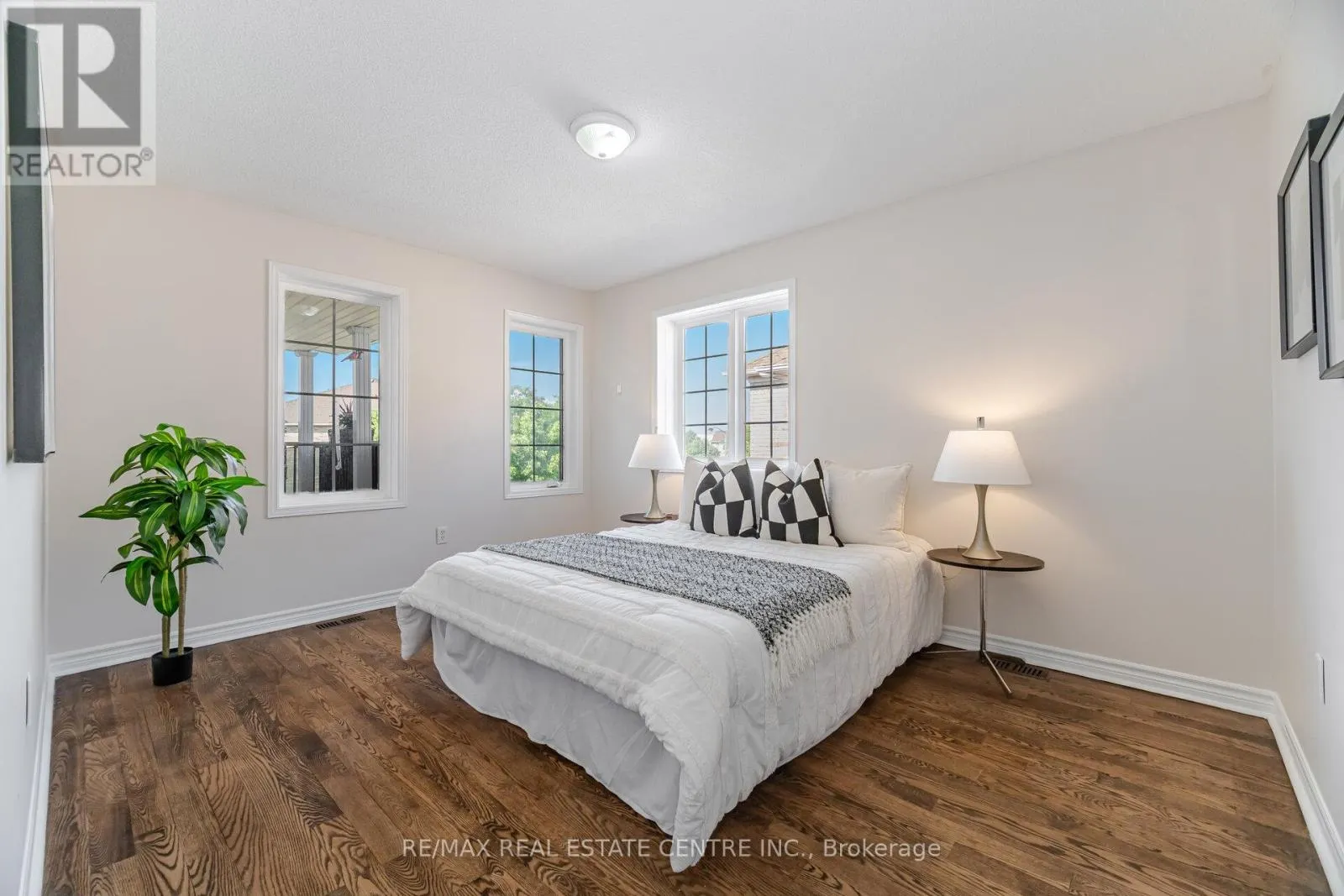 2021 REDSTONE CRESCENT