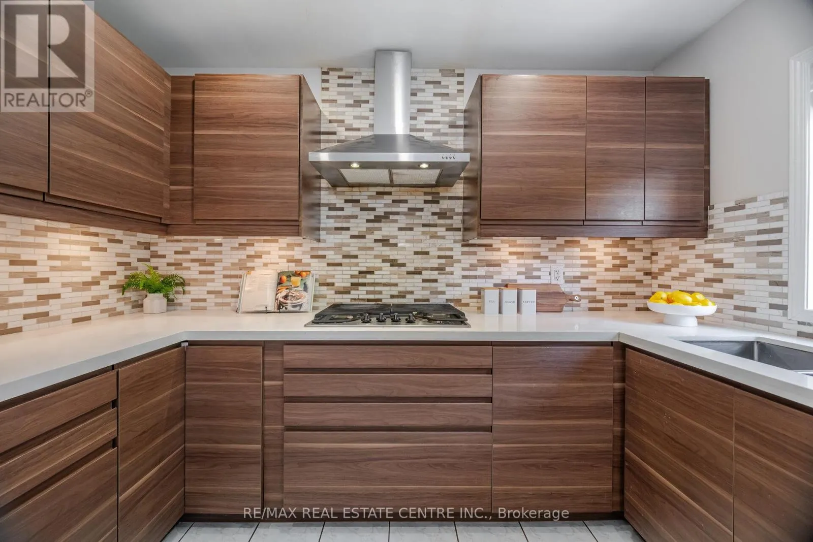 2021 REDSTONE CRESCENT