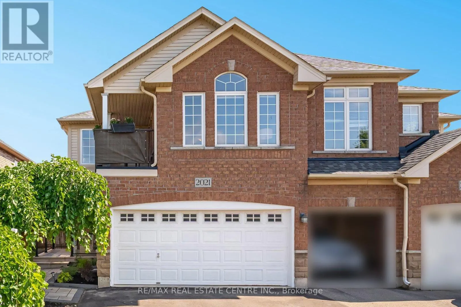 2021 REDSTONE CRESCENT