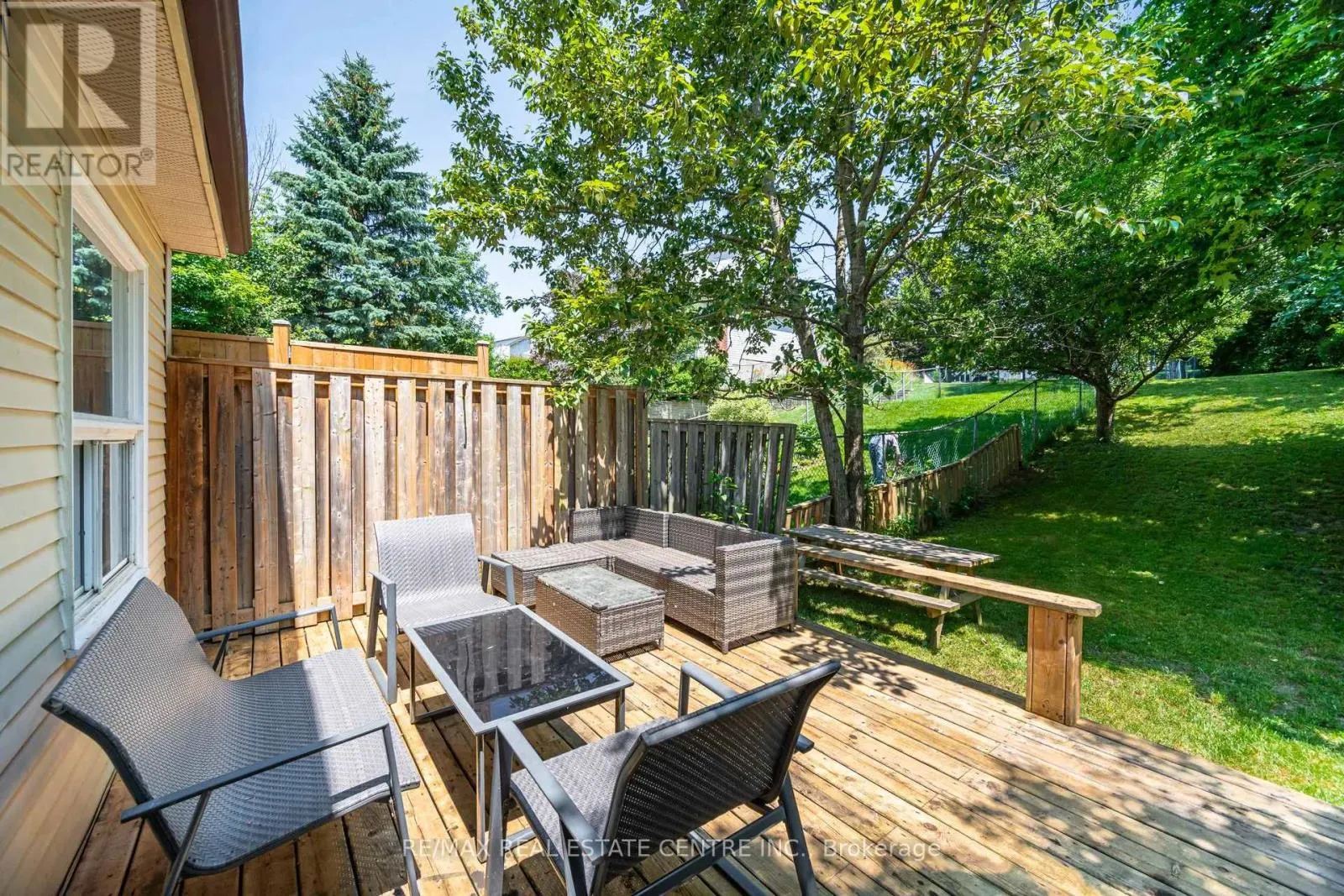 28 LAKEVIEW COURT