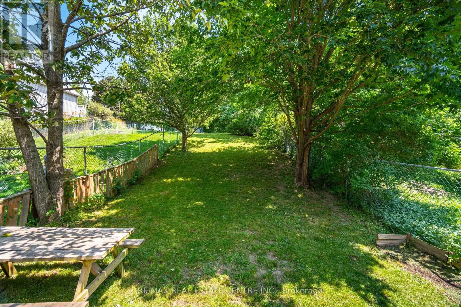 28 LAKEVIEW COURT