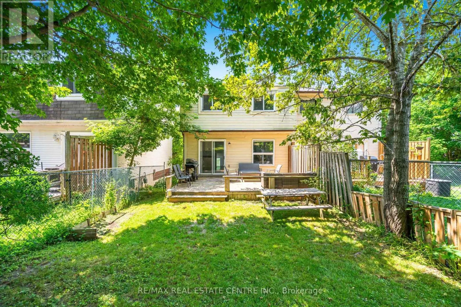 28 LAKEVIEW COURT
