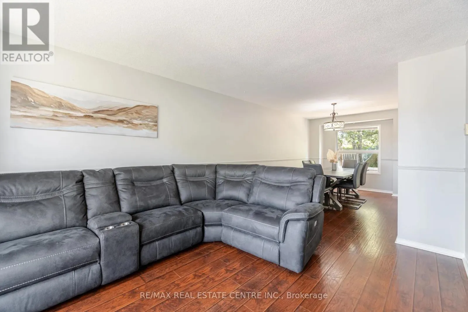 28 LAKEVIEW COURT