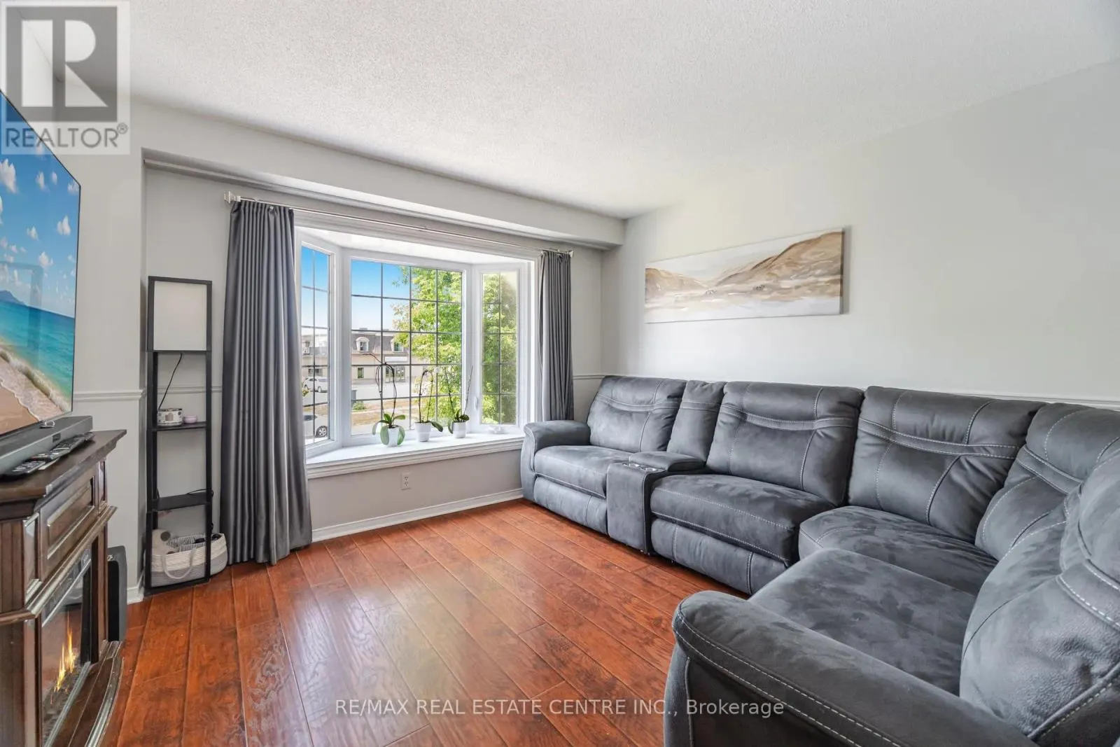 28 LAKEVIEW COURT