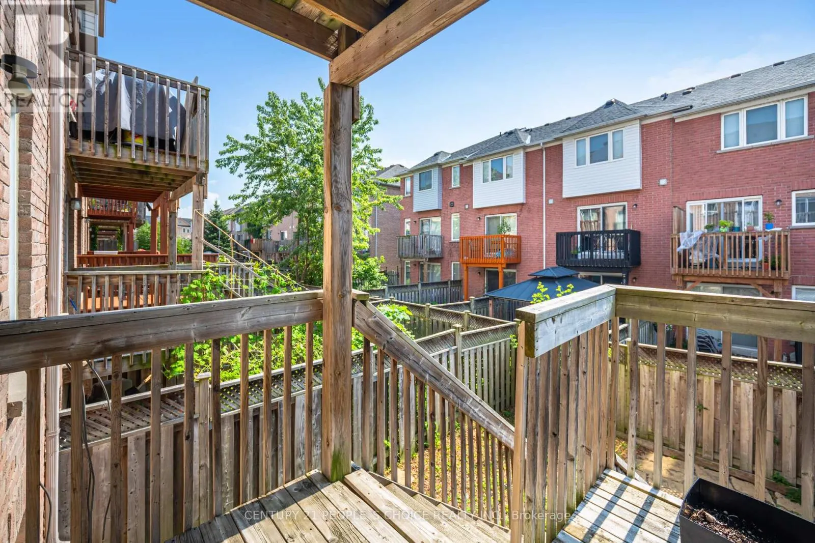7090 FAIRMEADOW CRESCENT