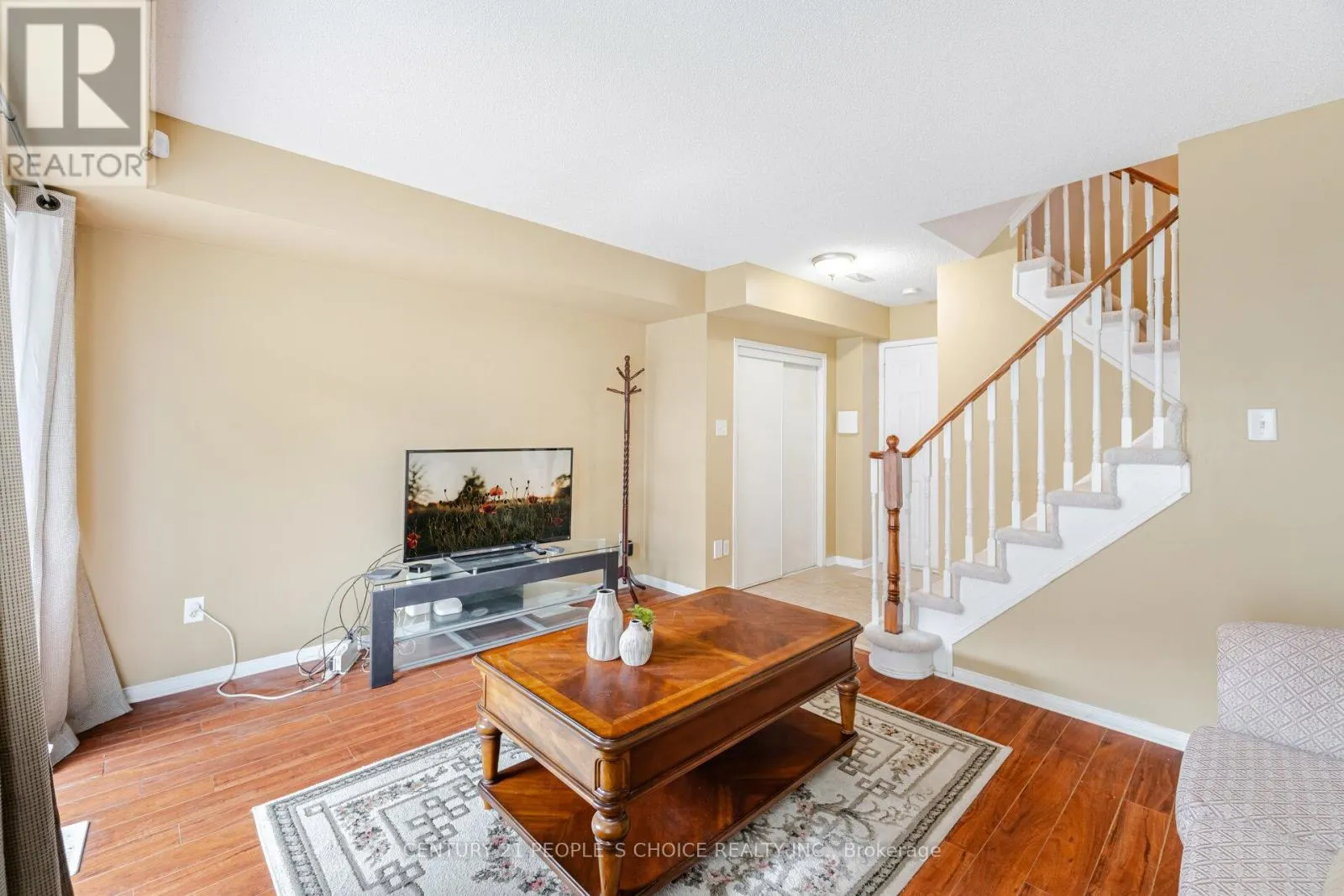 7090 FAIRMEADOW CRESCENT