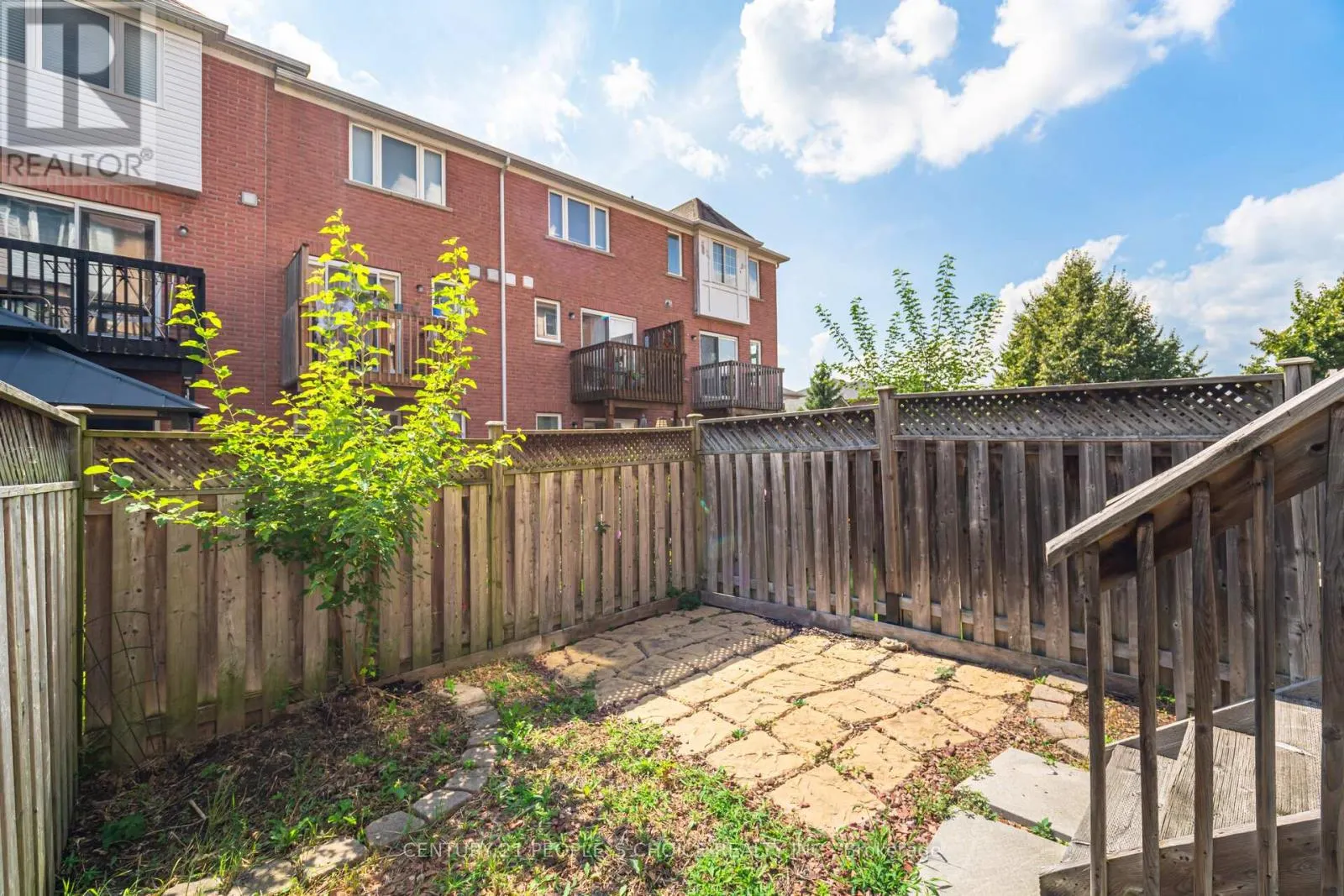 7090 FAIRMEADOW CRESCENT