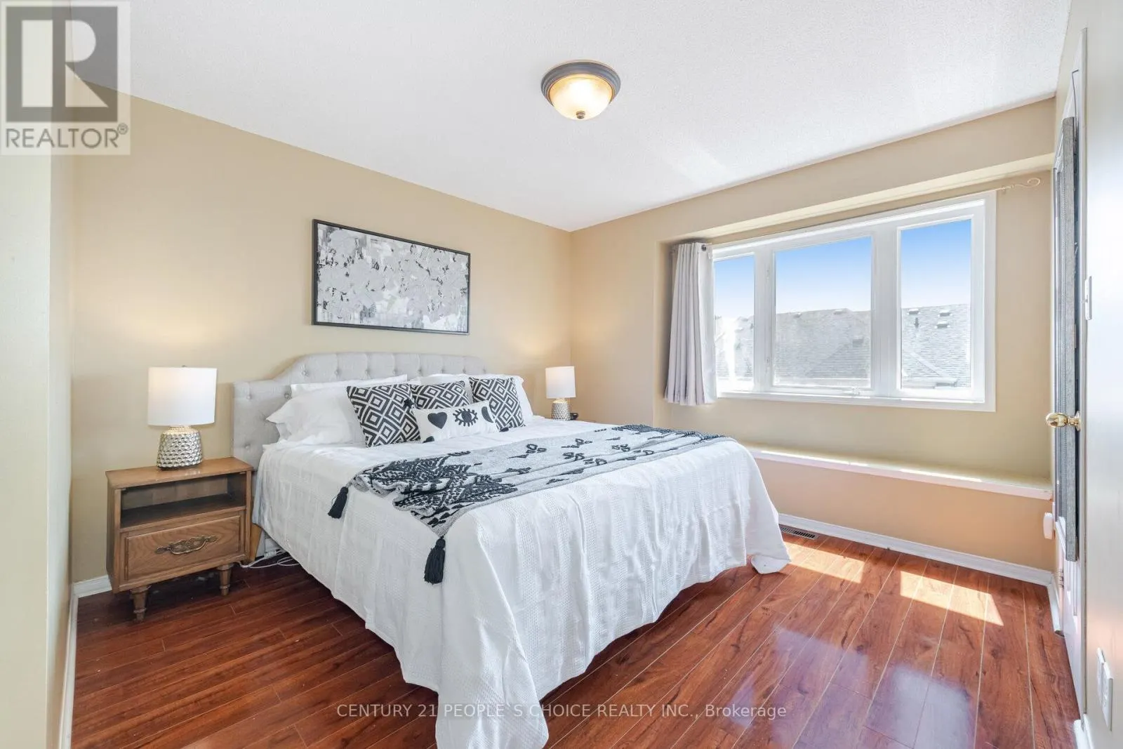 7090 FAIRMEADOW CRESCENT