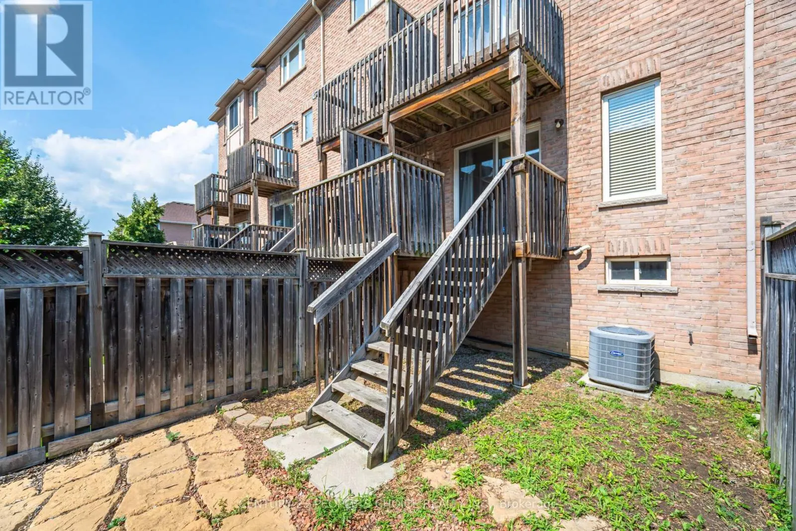 7090 FAIRMEADOW CRESCENT