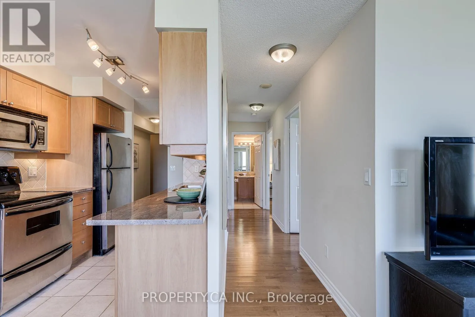 1003 - 70 HIGH PARK AVENUE