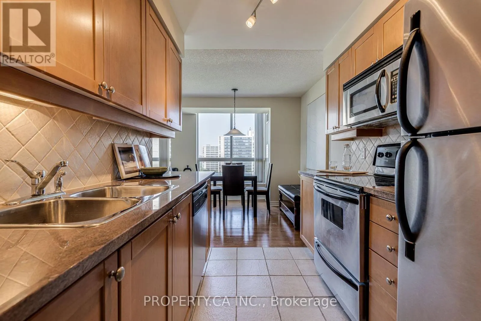 1003 - 70 HIGH PARK AVENUE