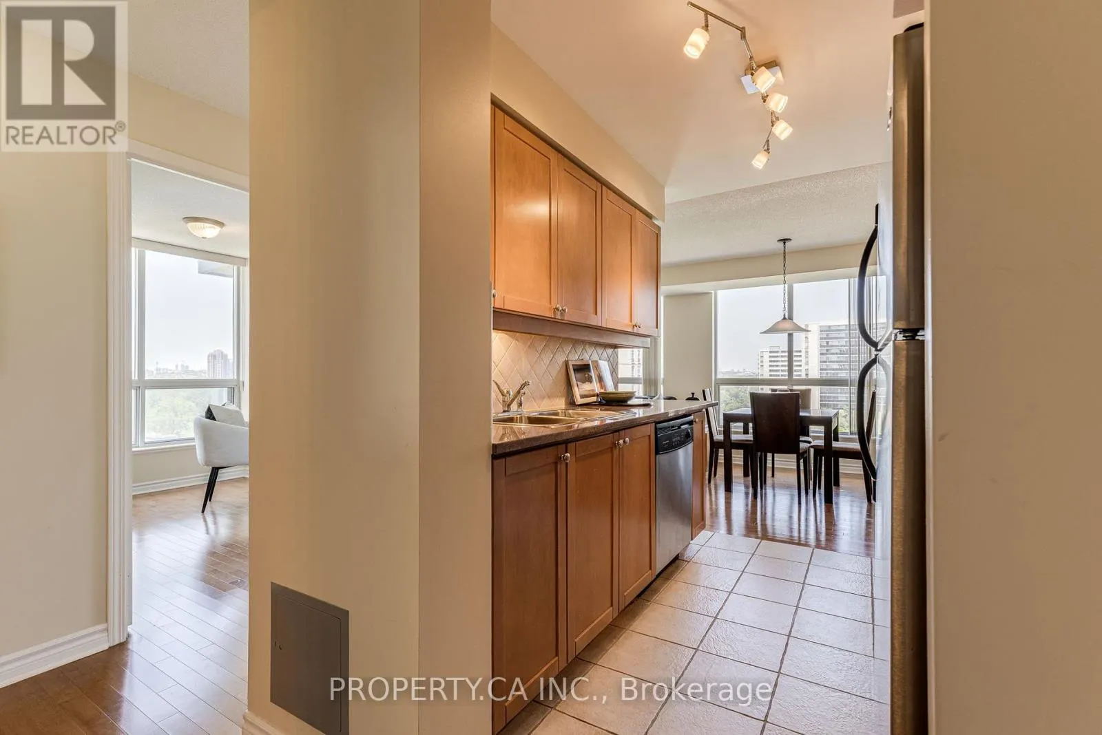 1003 - 70 HIGH PARK AVENUE