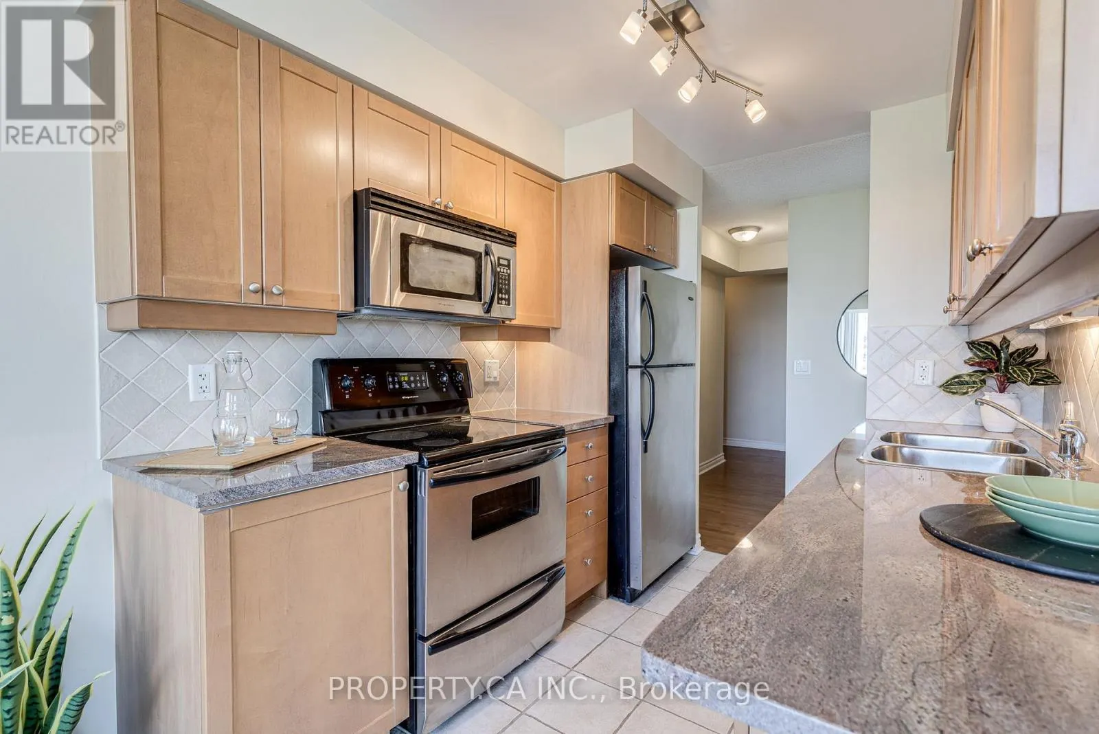 1003 - 70 HIGH PARK AVENUE