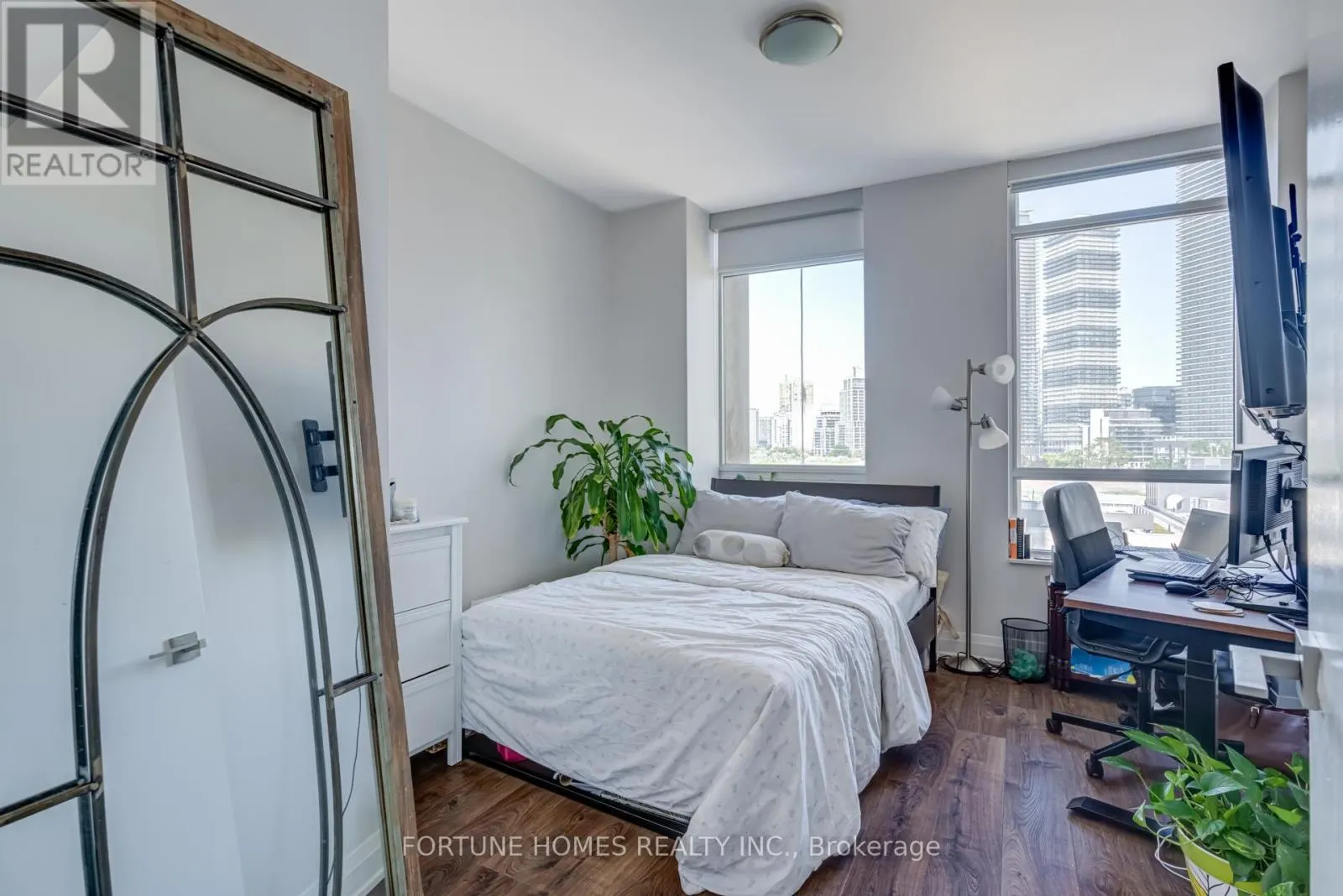 510 - 36 PARK LAWN ROAD