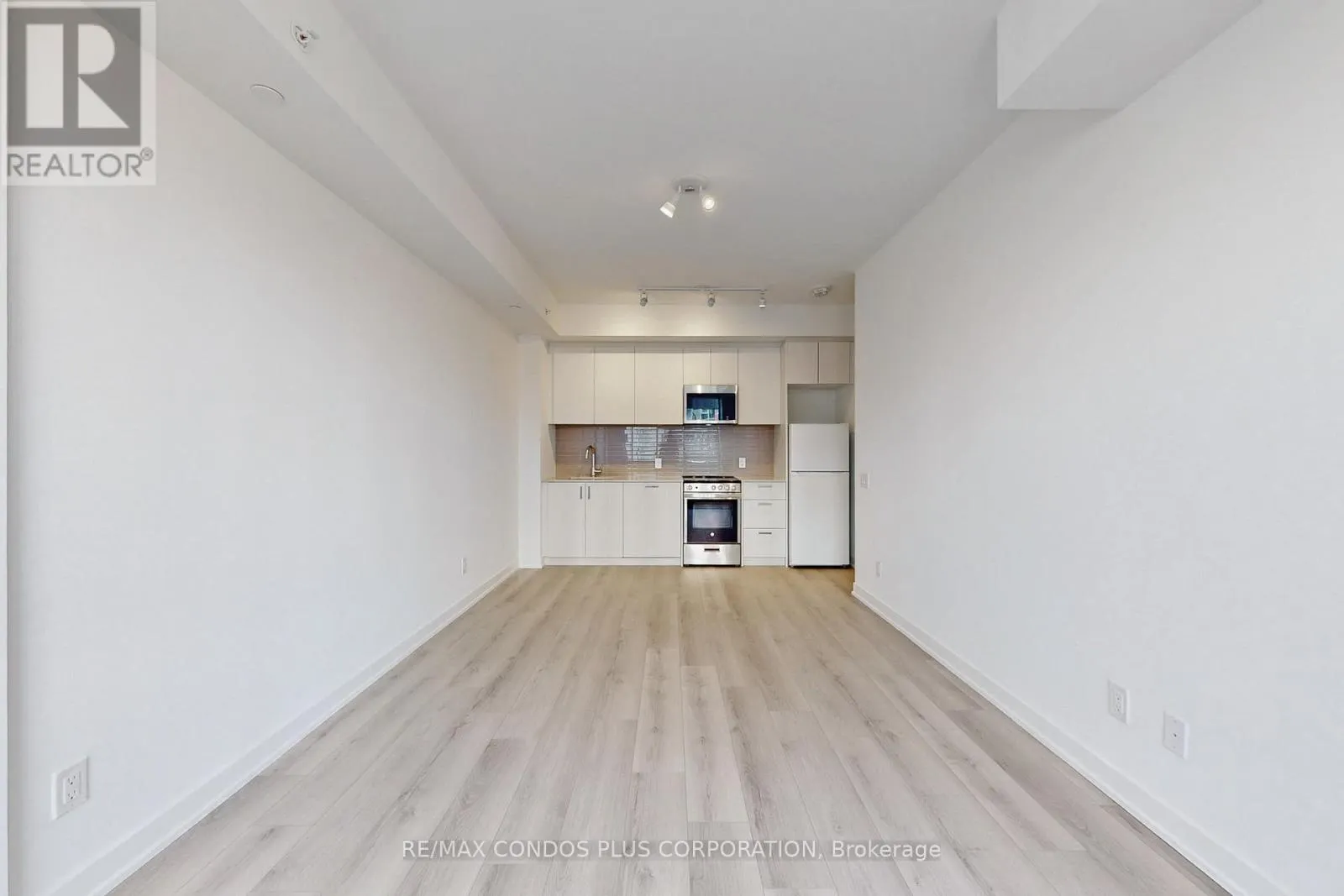 710 - 1787 ST CLAIR AVENUE W