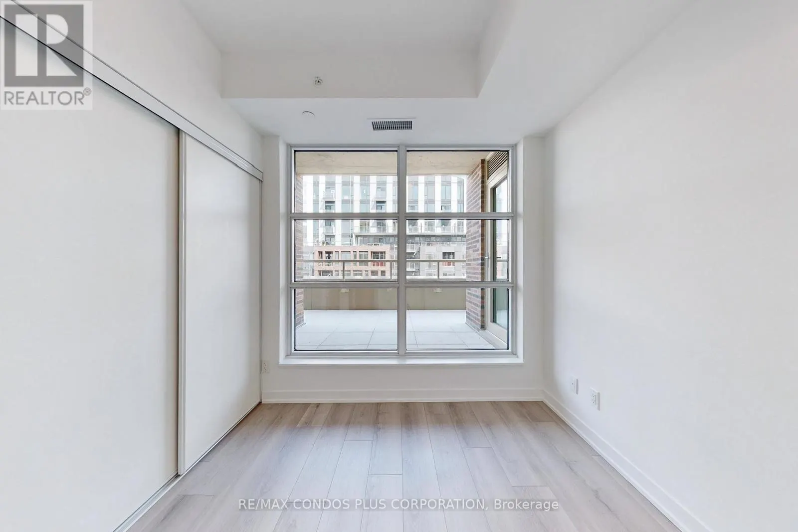 710 - 1787 ST CLAIR AVENUE W