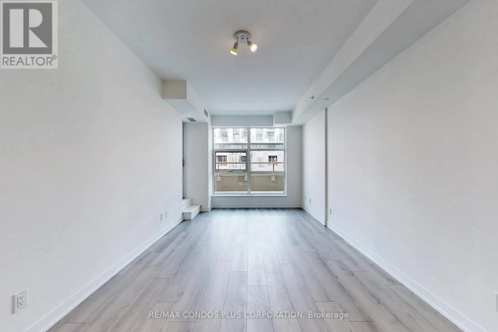 710 - 1787 ST CLAIR AVENUE W