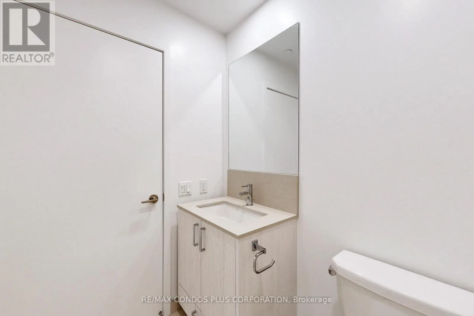 710 - 1787 ST CLAIR AVENUE W