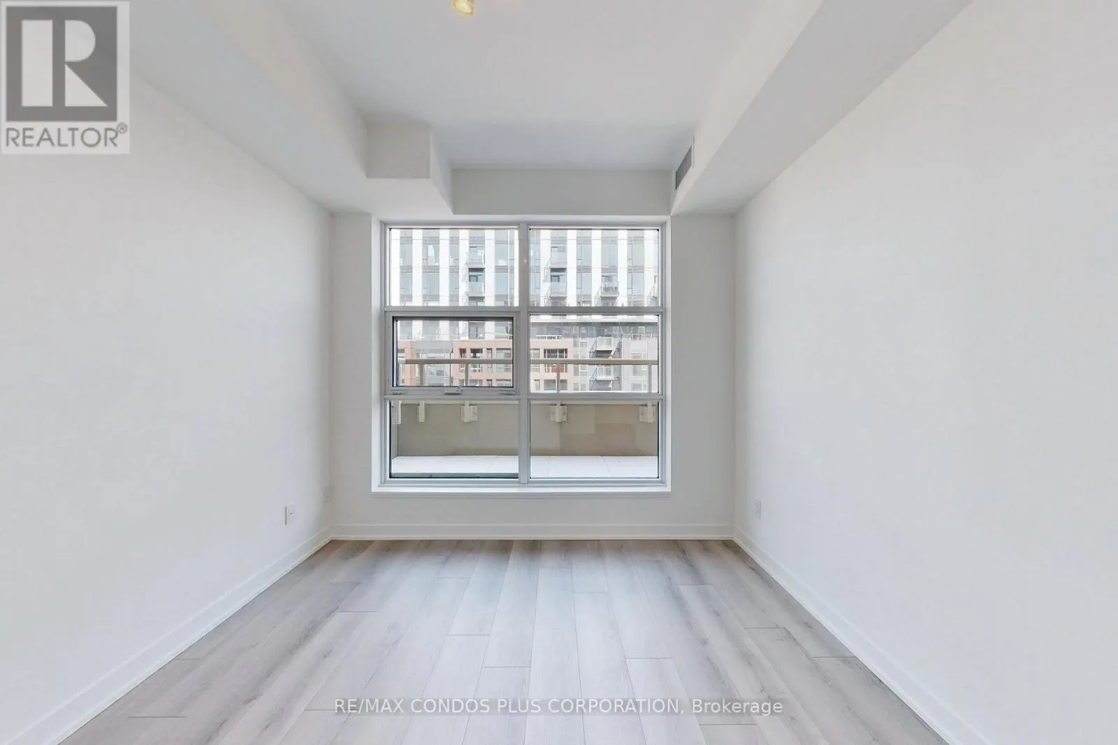 710 - 1787 ST CLAIR AVENUE W