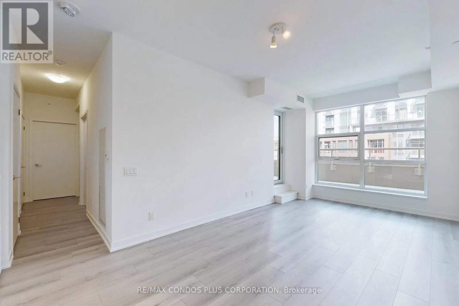 710 - 1787 ST CLAIR AVENUE W
