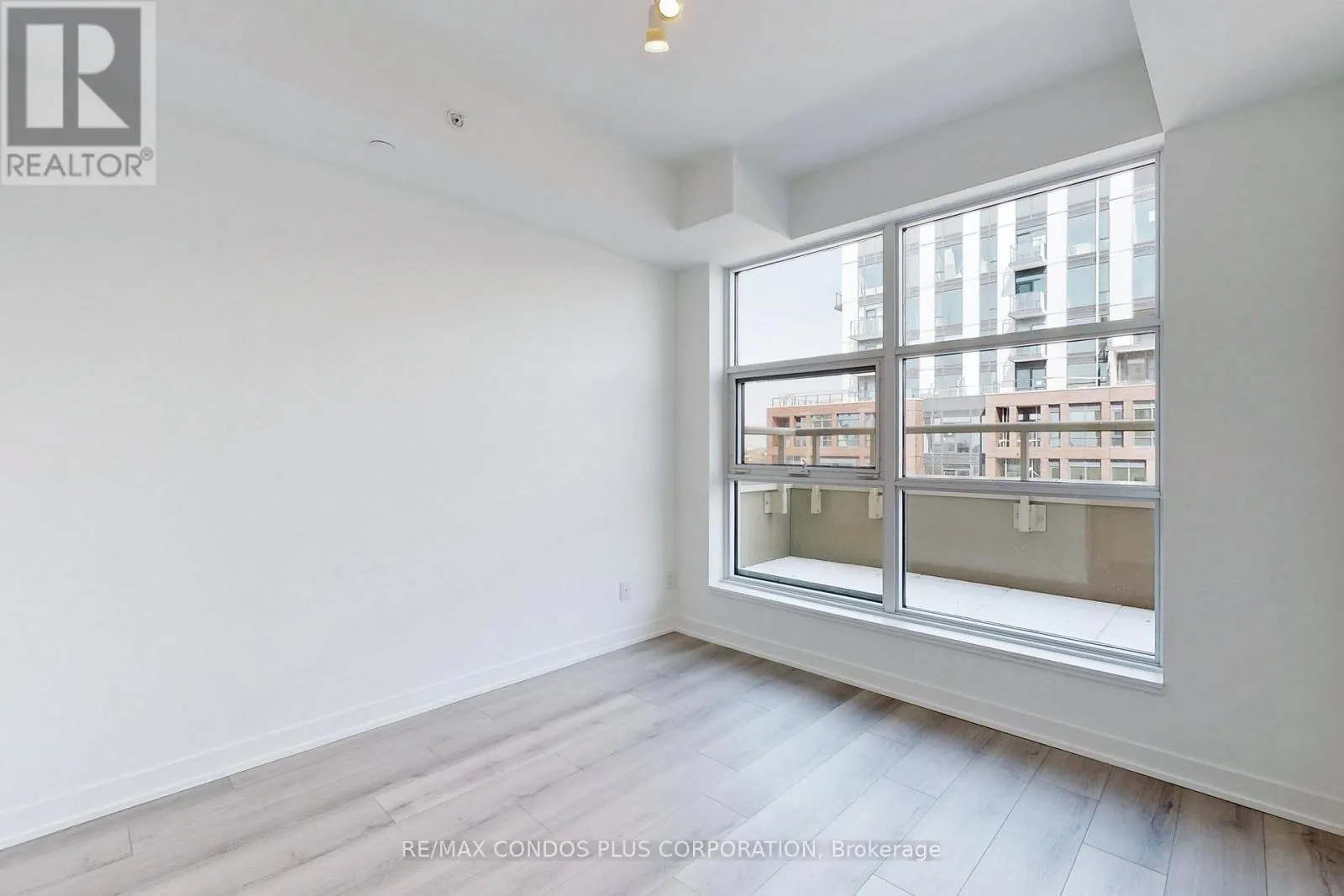 710 - 1787 ST CLAIR AVENUE W