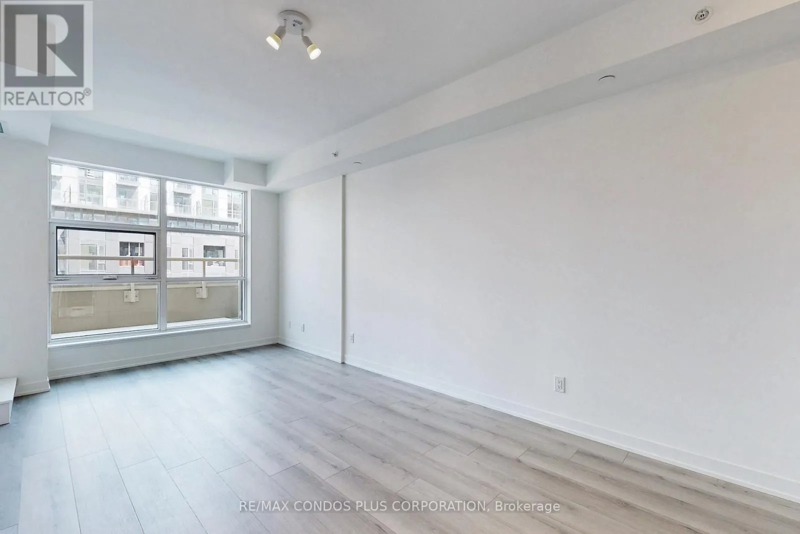 710 - 1787 ST CLAIR AVENUE W