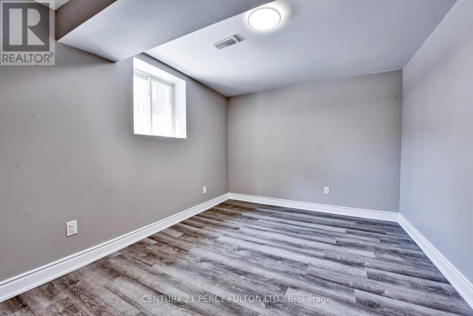 32 DRUM OAK CRESCENT