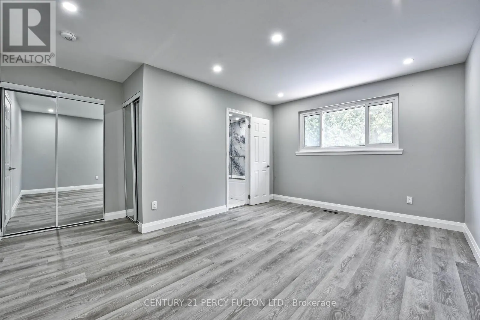 32 DRUM OAK CRESCENT