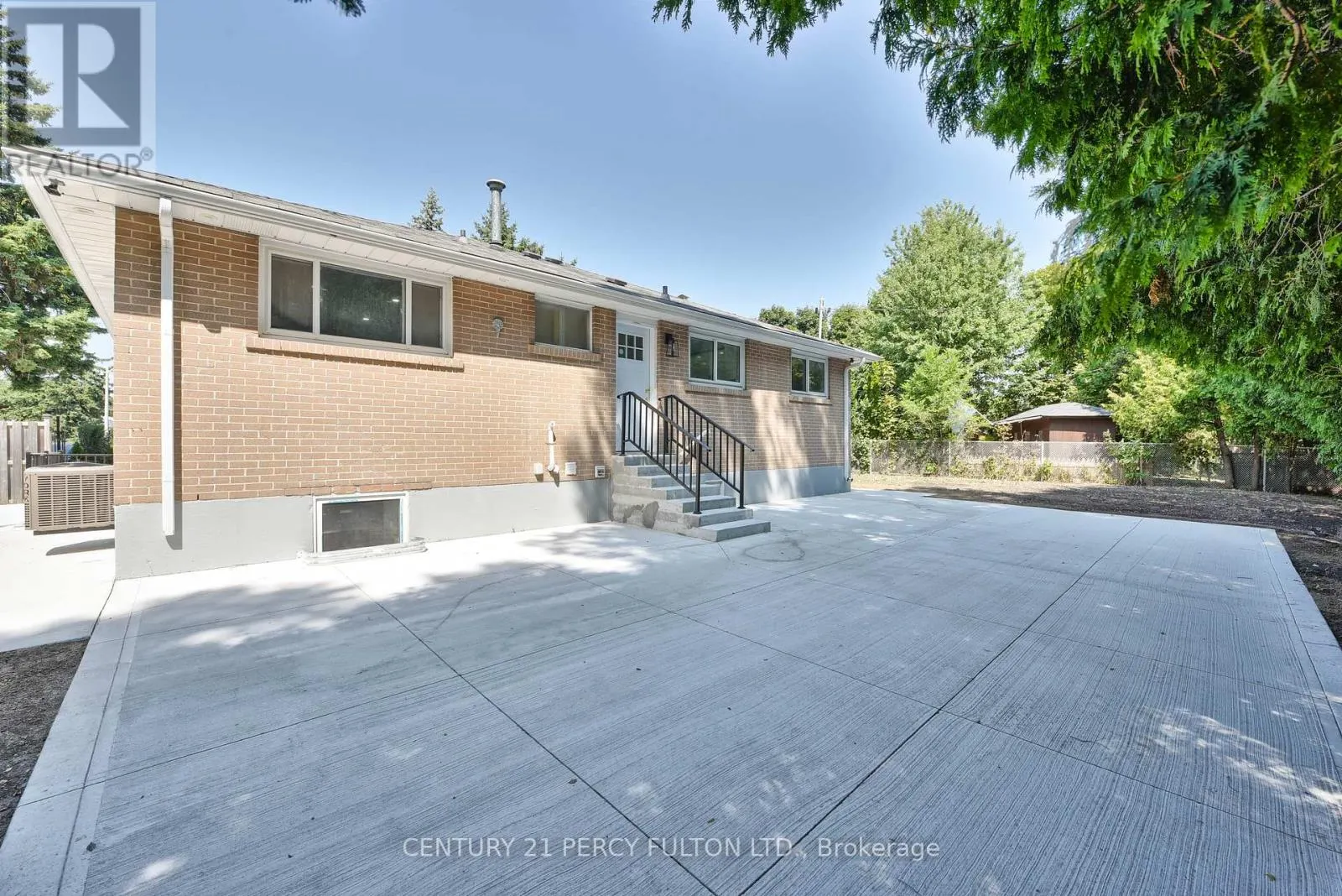 32 DRUM OAK CRESCENT