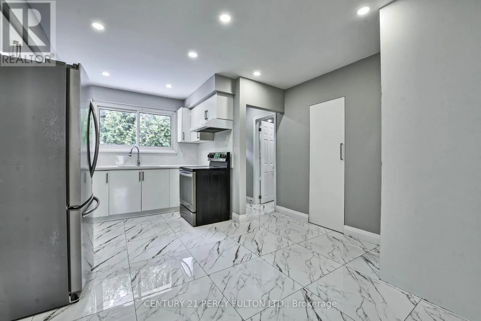 32 DRUM OAK CRESCENT