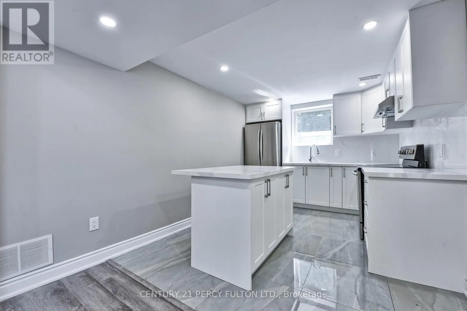 32 DRUM OAK CRESCENT