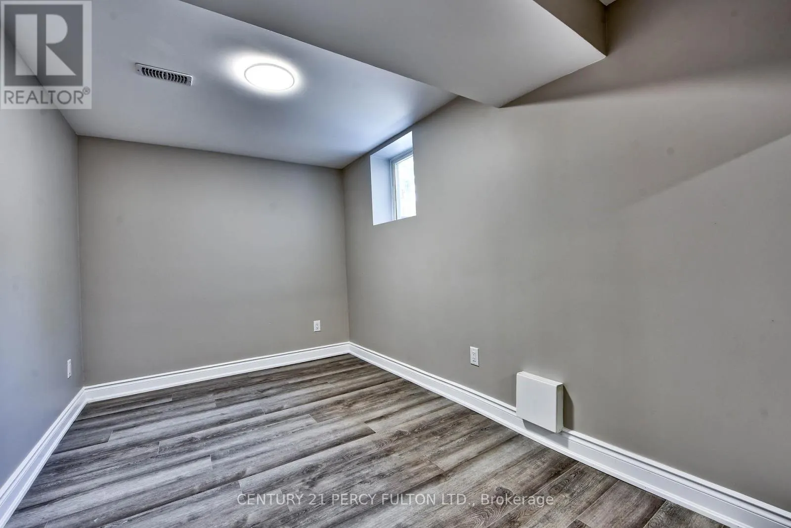32 DRUM OAK CRESCENT