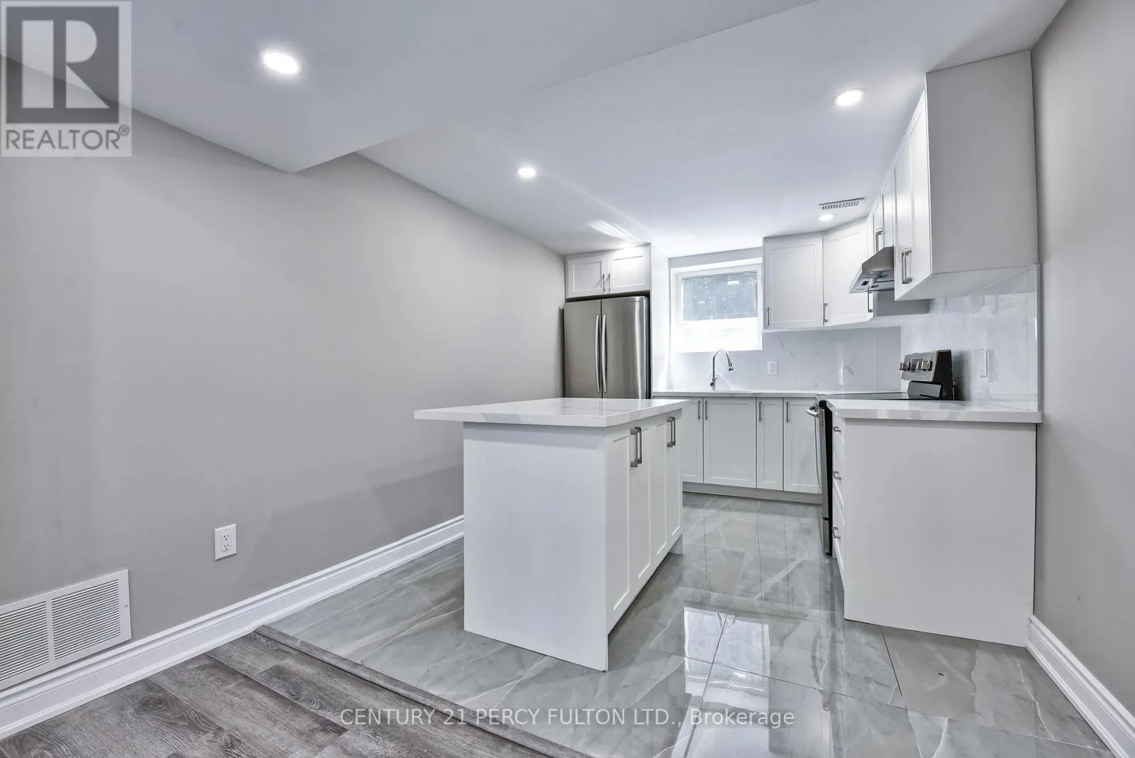 32 DRUM OAK CRESCENT