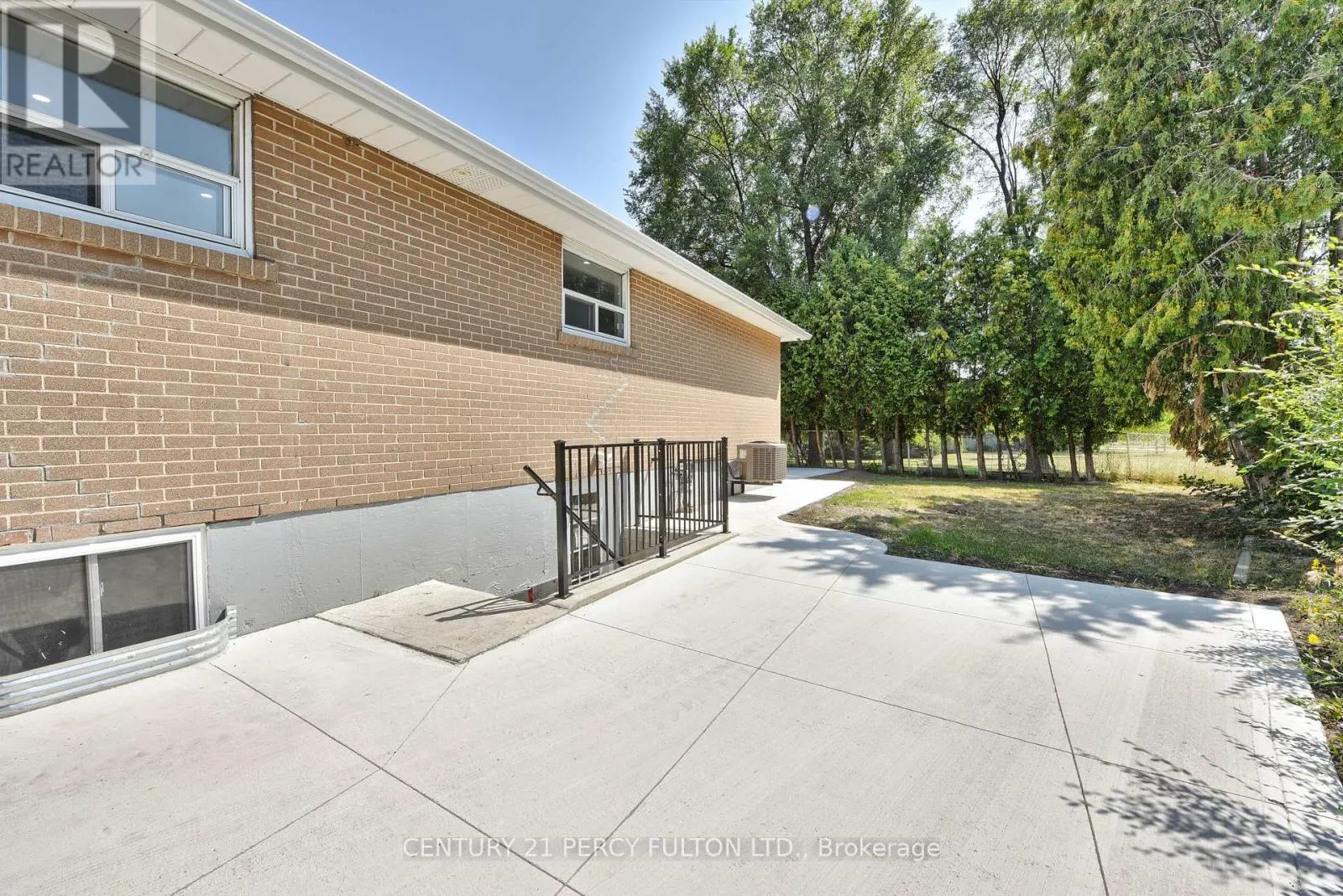 32 DRUM OAK CRESCENT