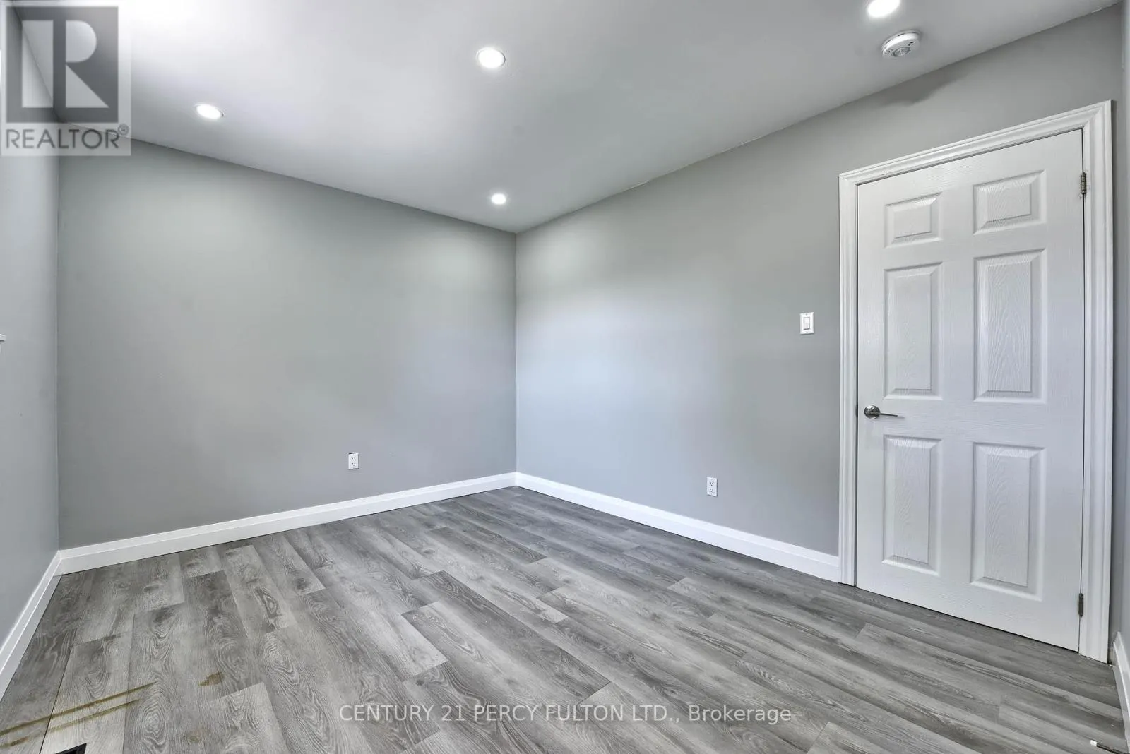 32 DRUM OAK CRESCENT