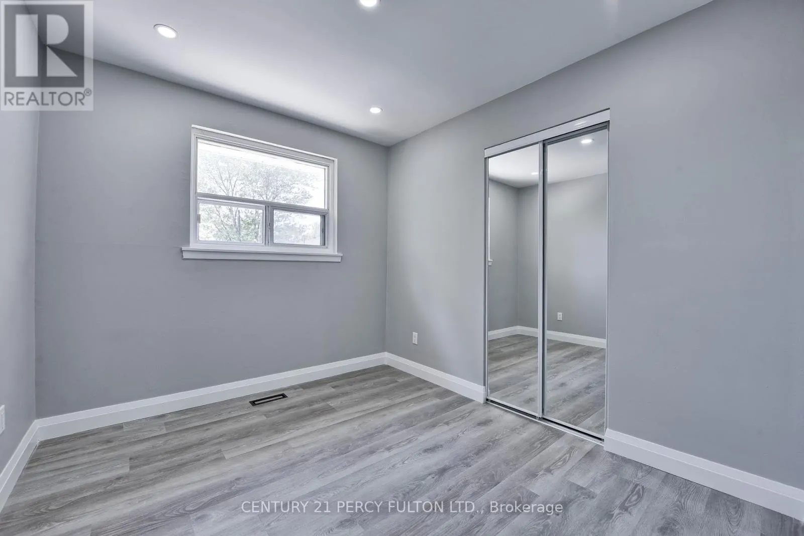 32 DRUM OAK CRESCENT