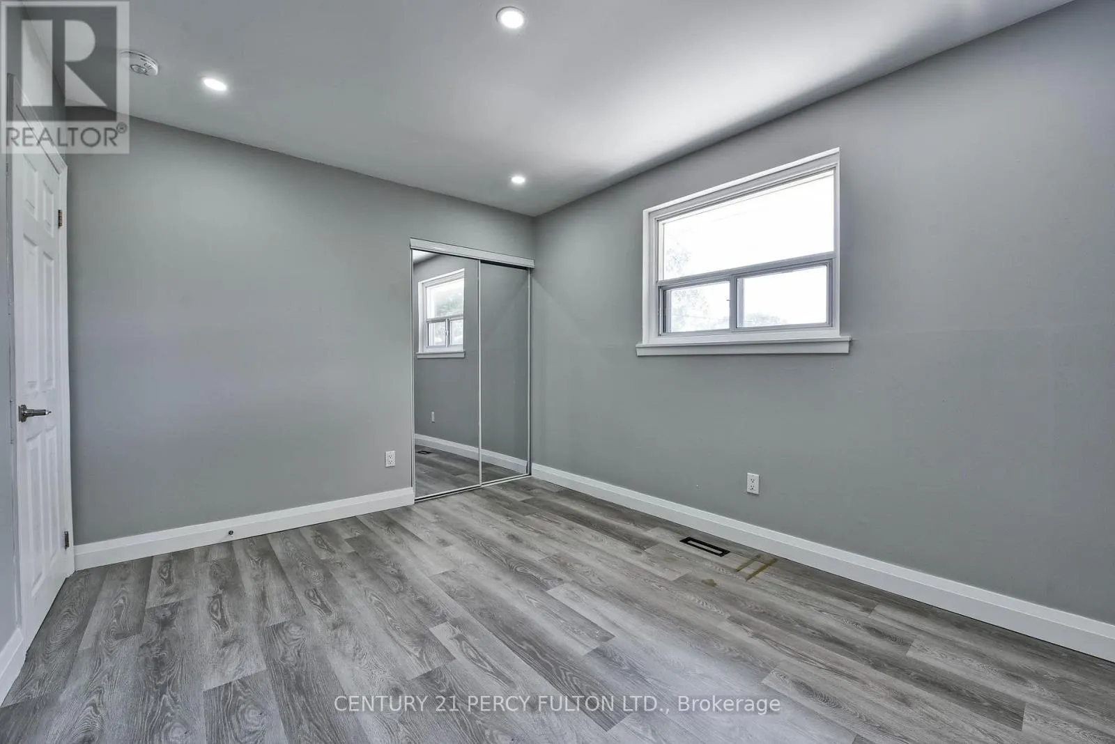 32 DRUM OAK CRESCENT