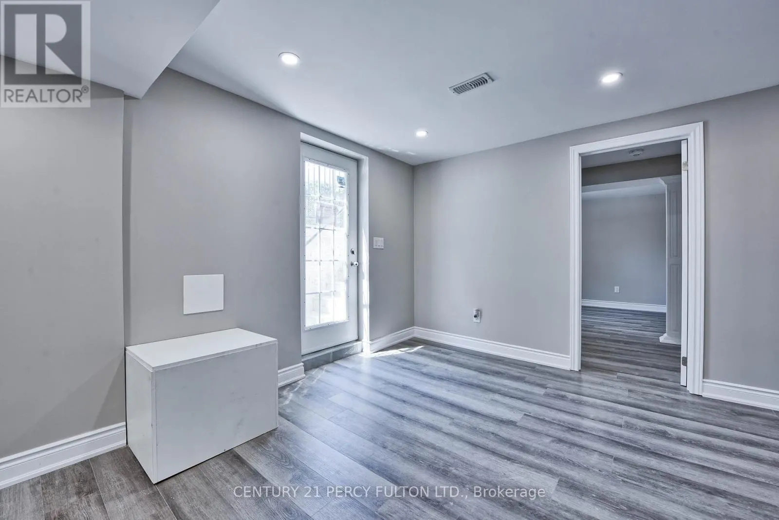 32 DRUM OAK CRESCENT