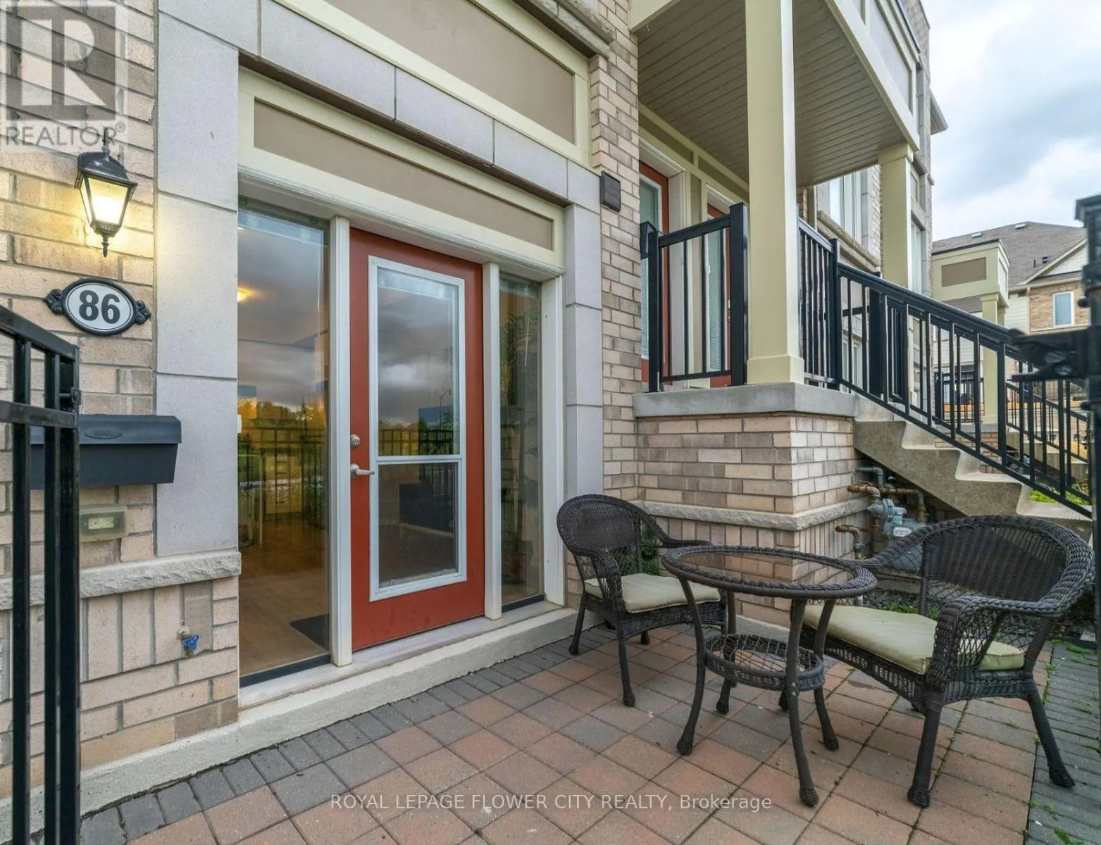 86 - 1 BECKENROSE COURT W
