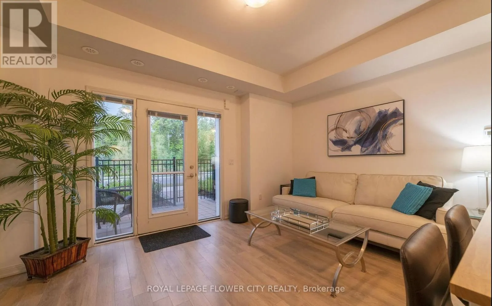 86 - 1 BECKENROSE COURT W