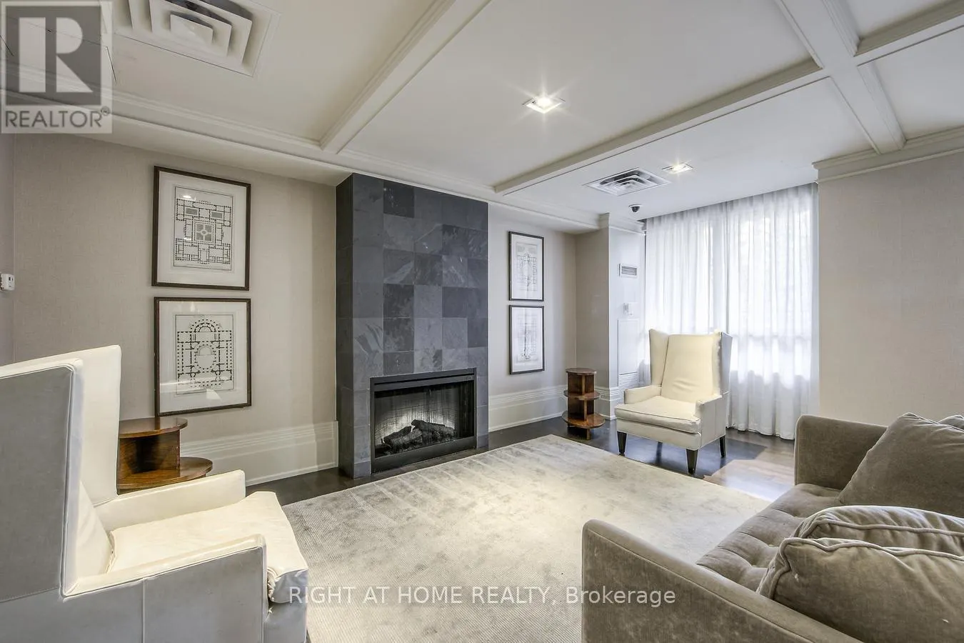 1809 - 388 PRINCE OF WALES DRIVE